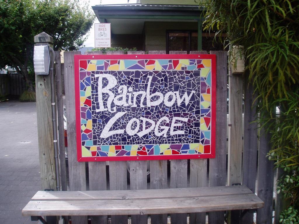Rainbow Lodge Backpackers Taupo Exterior foto